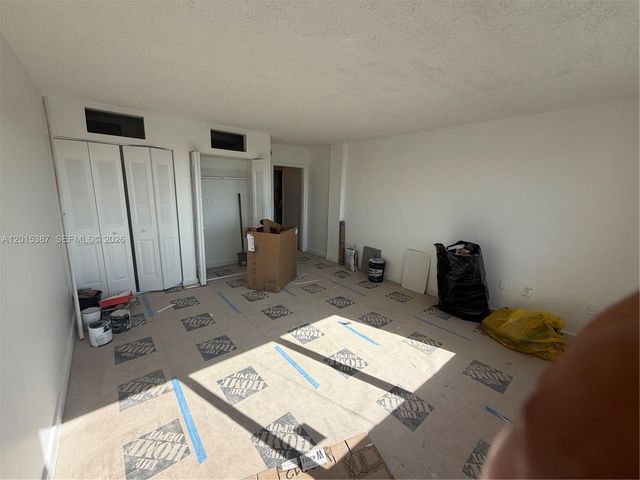 6930 Miami Gardens Dr 1-512A, Hialeah, FL 33015