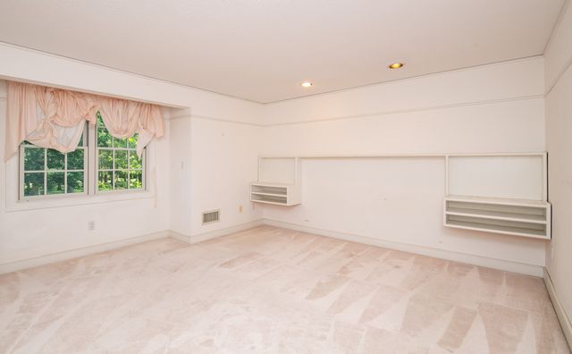 10 Village Green Circle, Mashpee, MA 02649