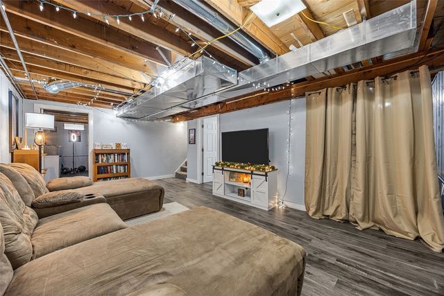 1114 11th Street NW, Cedar Rapids, IA 52405