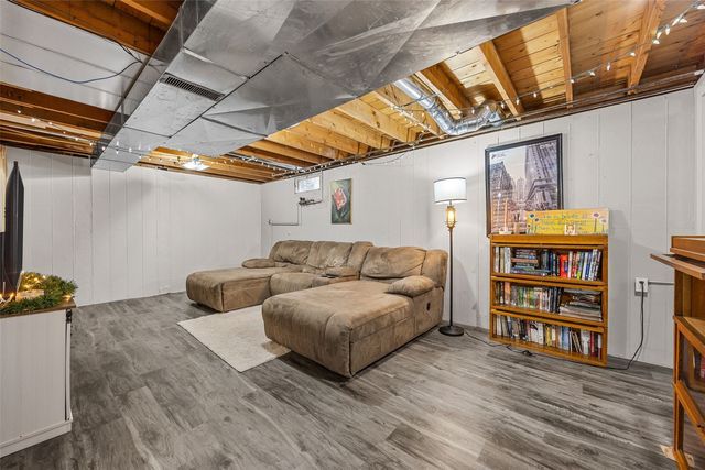 1114 11th Street NW, Cedar Rapids, IA 52405