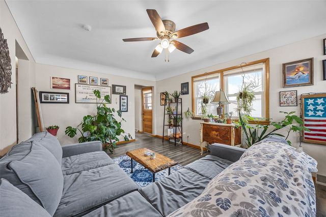 1114 11th Street NW, Cedar Rapids, IA 52405