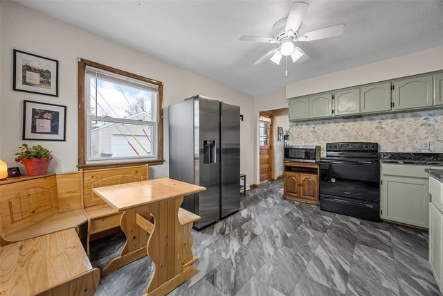 1114 11th Street NW, Cedar Rapids, IA 52405