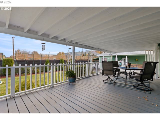 281 HEAVENLY Ct, Sutherlin, OR 97479