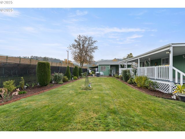 281 HEAVENLY Ct, Sutherlin, OR 97479