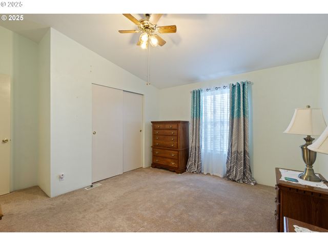 281 HEAVENLY Ct, Sutherlin, OR 97479