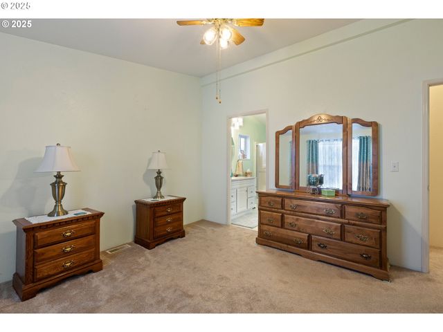 281 HEAVENLY Ct, Sutherlin, OR 97479