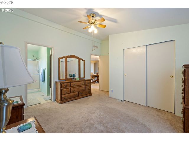 281 HEAVENLY Ct, Sutherlin, OR 97479