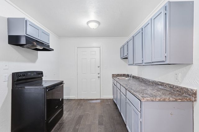 2212 Lea Crest Drive, Dallas, TX 75216