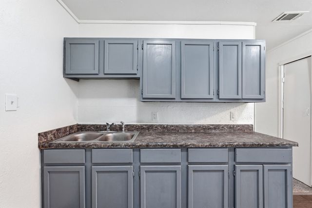 2212 Lea Crest Drive, Dallas, TX 75216