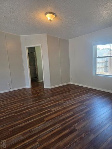 970 S Tolstoi Dr, Pueblo West, CO 81007