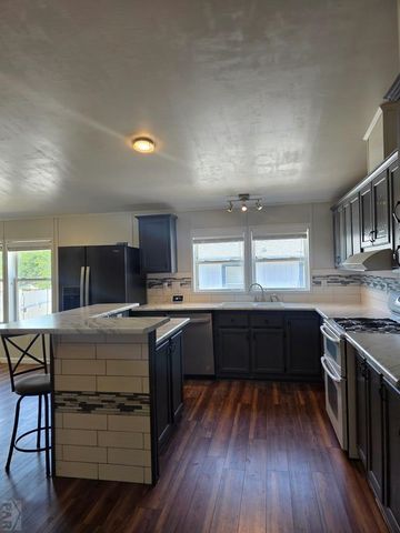 970 S Tolstoi Dr, Pueblo West, CO 81007