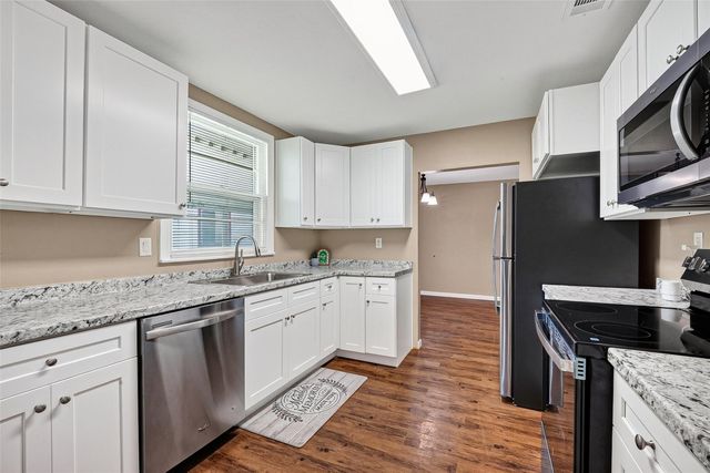 2013 Terrace Lane, Baytown, TX 77520