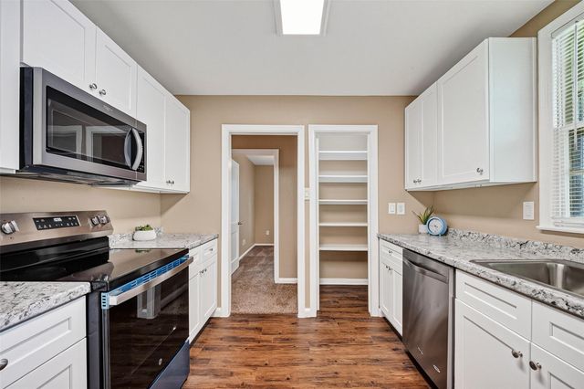 2013 Terrace Lane, Baytown, TX 77520
