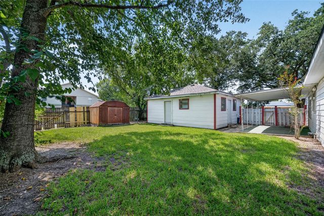 2013 Terrace Lane, Baytown, TX 77520
