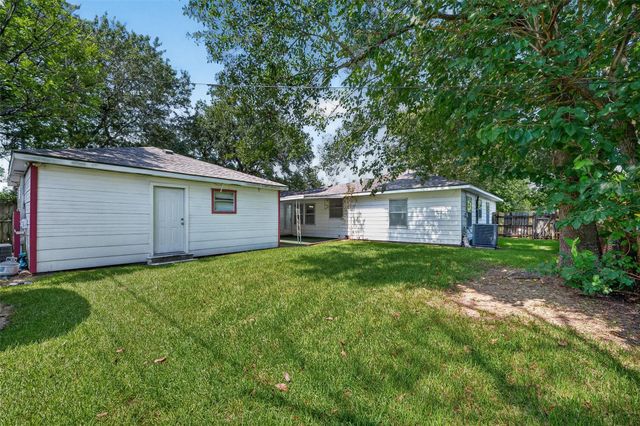 2013 Terrace Lane, Baytown, TX 77520
