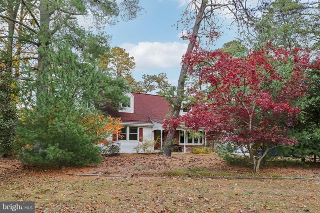 70 OAKWOOD DR, Medford, NJ 08055