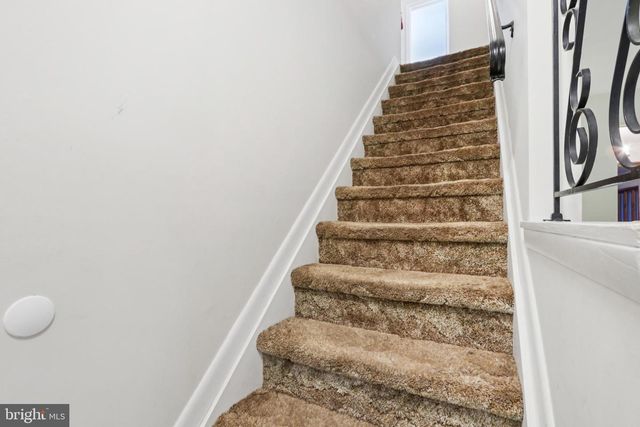 70 OAKWOOD DR, Medford, NJ 08055