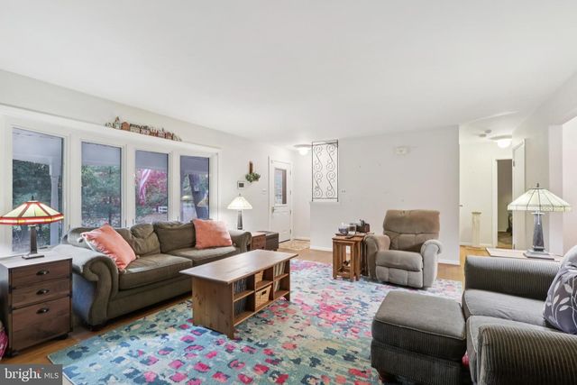 70 OAKWOOD DR, Medford, NJ 08055