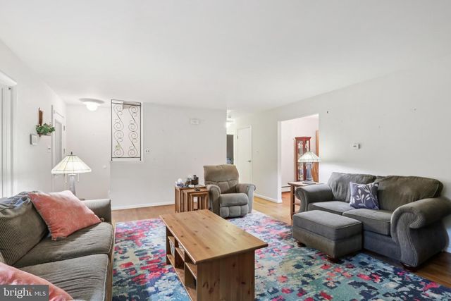 70 OAKWOOD DR, Medford, NJ 08055