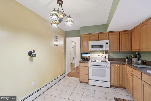 70 OAKWOOD DR, Medford, NJ 08055