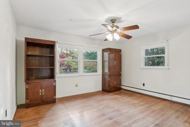 70 OAKWOOD DR, Medford, NJ 08055