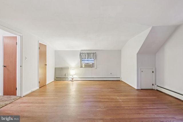 70 OAKWOOD DR, Medford, NJ 08055