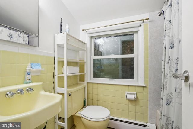 70 OAKWOOD DR, Medford, NJ 08055