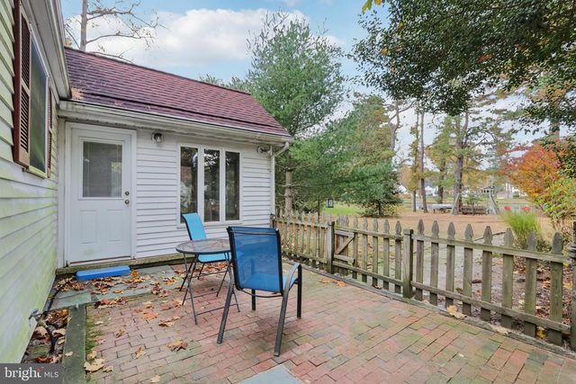 70 OAKWOOD DR, Medford, NJ 08055