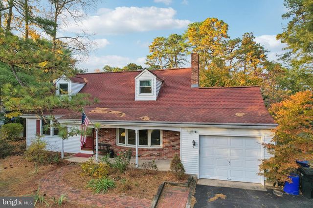 70 OAKWOOD DR, Medford, NJ 08055