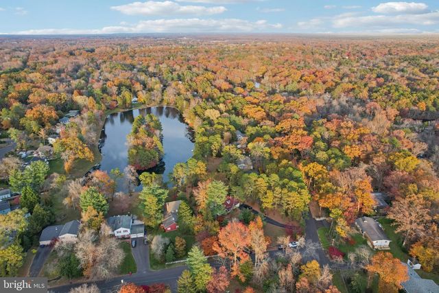 70 OAKWOOD DR, Medford, NJ 08055