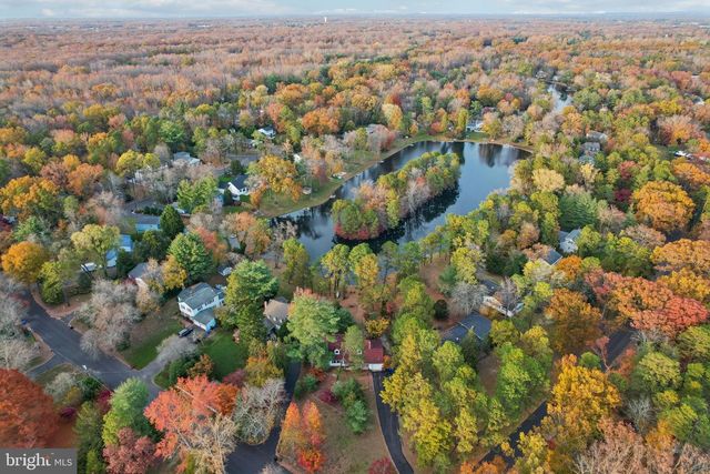 70 OAKWOOD DR, Medford, NJ 08055