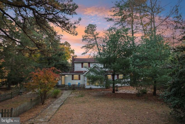 70 OAKWOOD DR, Medford, NJ 08055