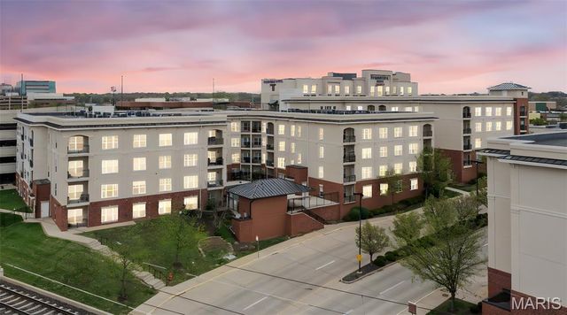 1251 Strassner Drive 2112, Brentwood, MO 63144