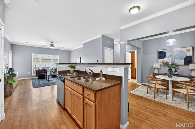 1251 Strassner Drive 2112, Brentwood, MO 63144