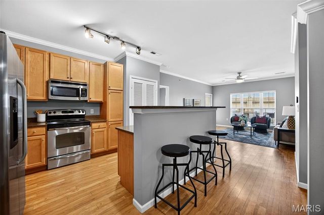 1251 Strassner Drive 2112, Brentwood, MO 63144