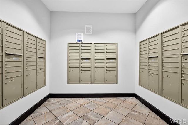 1251 Strassner Drive 2112, Brentwood, MO 63144