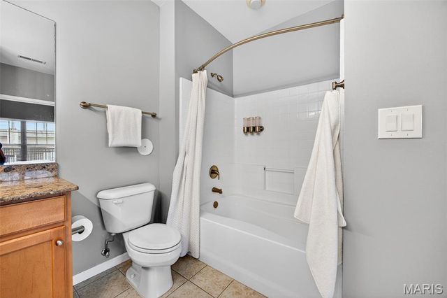 1251 Strassner Drive 2112, Brentwood, MO 63144