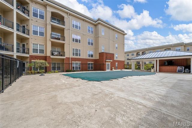 1251 Strassner Drive 2112, Brentwood, MO 63144