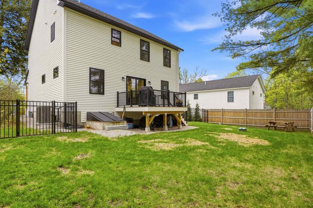 8 Gale Street, Concord, NH 03301