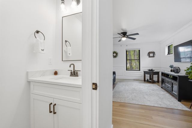 8 Gale Street, Concord, NH 03301