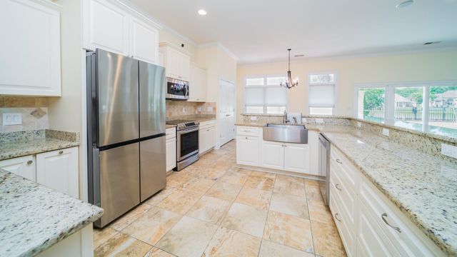 705 Fountain View Ct., Little River, SC 29566