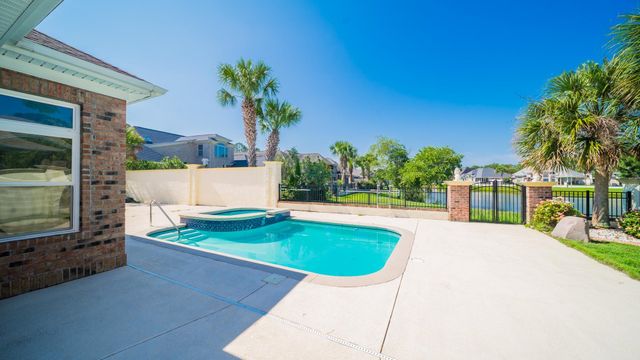 705 Fountain View Ct., Little River, SC 29566