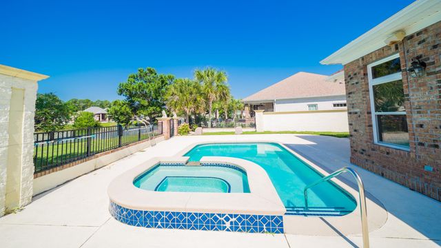 705 Fountain View Ct., Little River, SC 29566