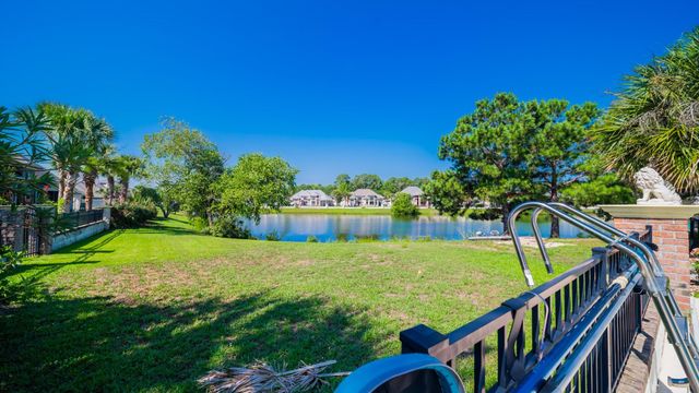 705 Fountain View Ct., Little River, SC 29566