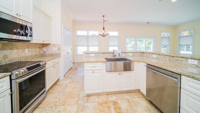 705 Fountain View Ct., Little River, SC 29566