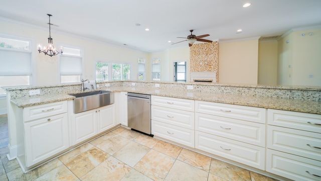 705 Fountain View Ct., Little River, SC 29566