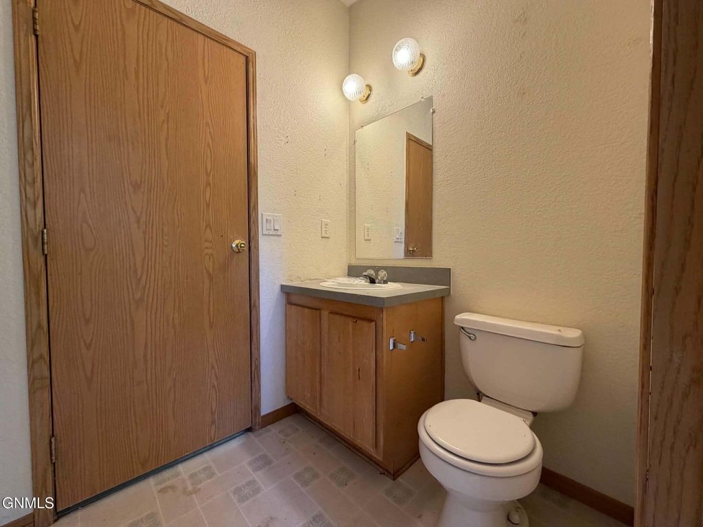 419 2nd Avenue N, Medicine Lake, MT 59247 photo 5