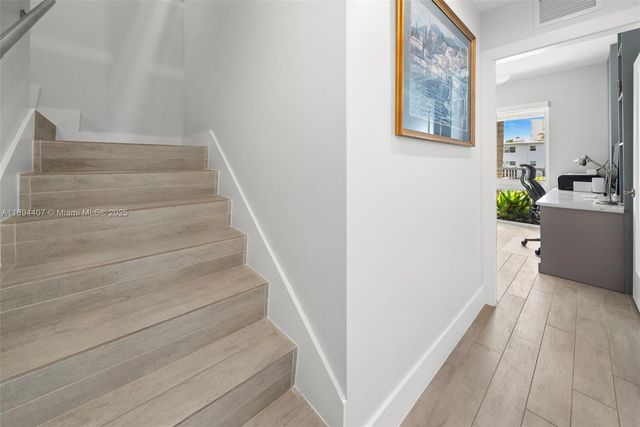 33 N Shore Dr 33, Miami Beach, FL 33141