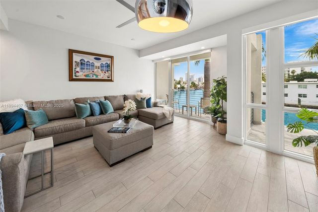 33 N Shore Dr 33, Miami Beach, FL 33141