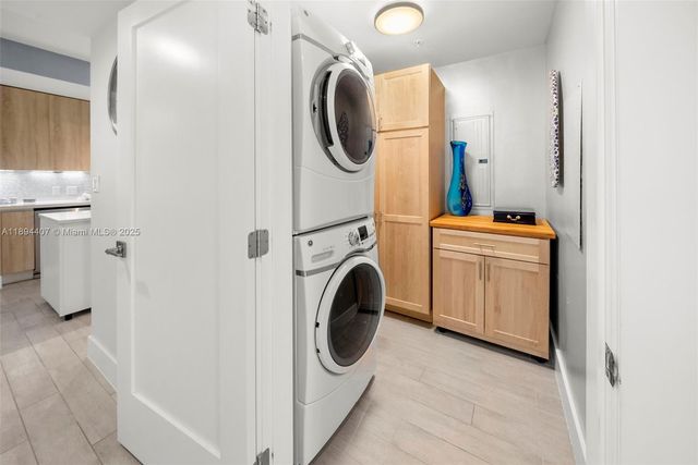 33 N Shore Dr 33, Miami Beach, FL 33141